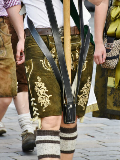 Tracht und Zubehör