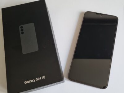 Samsung Galaxy S24 FE 5G Blau 8GB RAM + 128GB Top-Zustand