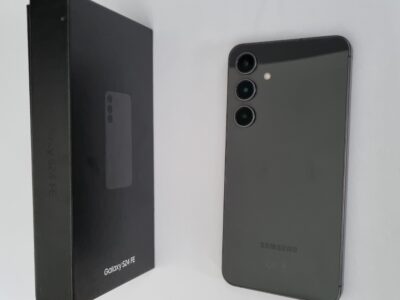 Samsung Galaxy S24 FE 5G Blau 8GB RAM + 128GB Top-Zustand
