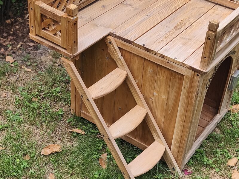 Hundehütte mit Dachterrasse, gebraucht